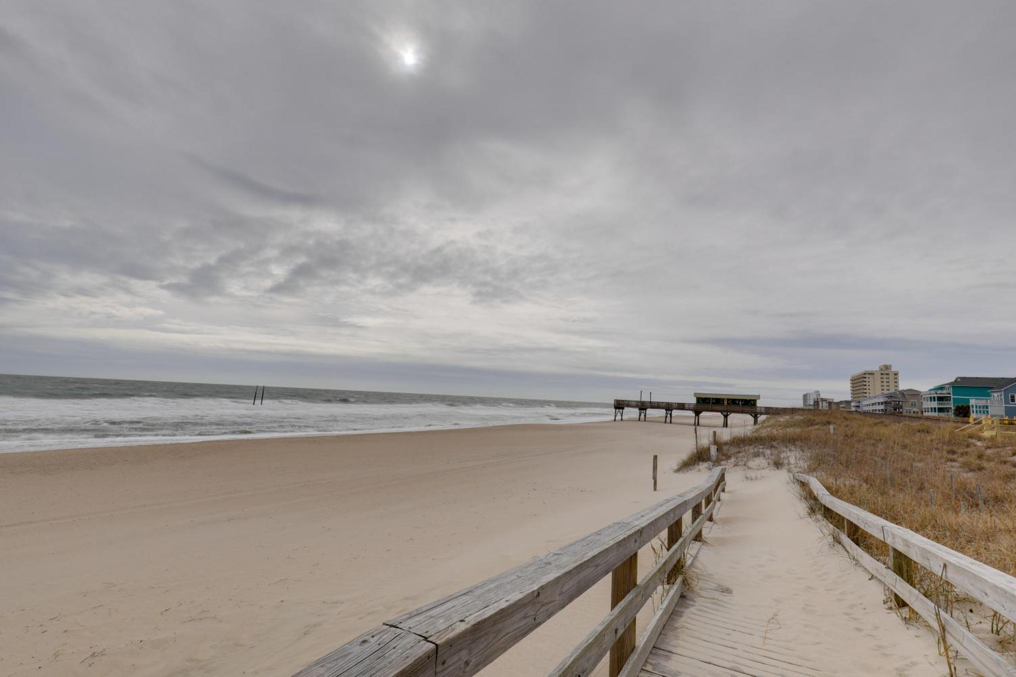 Carolina Beach Home With Balconies, Walk To Beach! Exterior foto